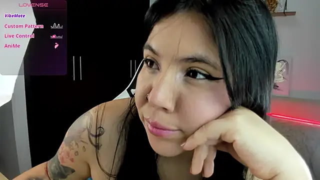 Snapshot of AilynRed chatting on 10/09/25, 01:47 AilynRed online show from 10/09/25, 01:47