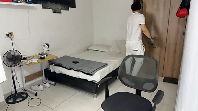 Kisan Smith online show from 11/14/25, 01:37