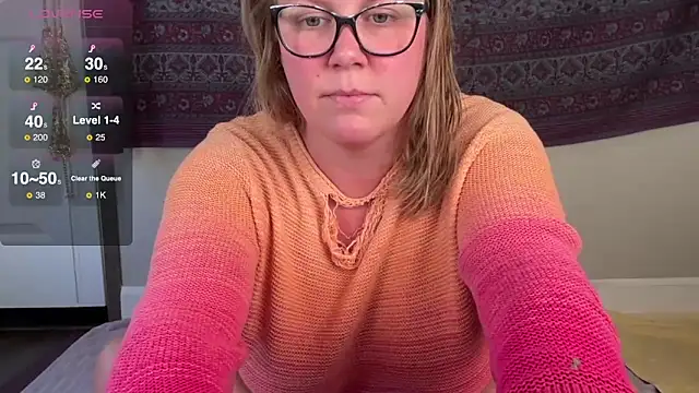 Snapshot of GlitterKitty108 chatting on 10/04/25, 01:31 GlitterKitty108 online show from 10/04/25, 01:31