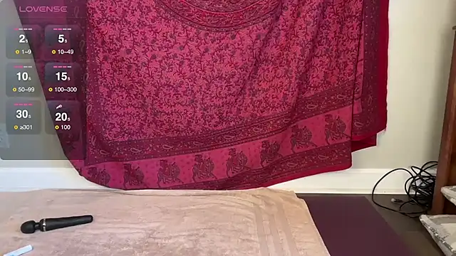 Snapshot of GlitterKitty108 chatting on 11/24/25, 02:06 GlitterKitty108 online show from 11/24/25, 02:06