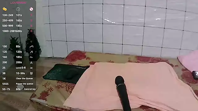 Snapshot of Stumpy_Governor chatting on 10/02/25, 04:52 Stumpy Governor online show from 10/02/25, 04:52