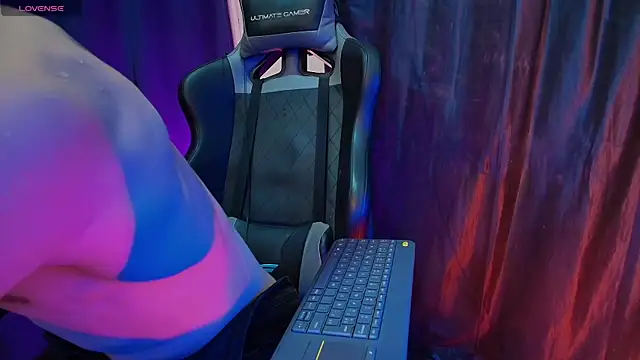 Snapshot of sexyboycolombi4 chatting on 12/19/25, 07:54 sexyboycolombi4 online show from 12/19/25, 07:54