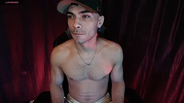 Snapshot of sexyboycolombi4 chatting on 12/21/25, 08:38 sexyboycolombi4 online show from 12/21/25, 08:38