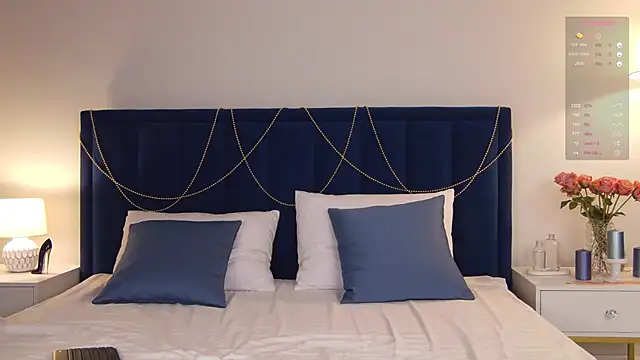 MilaDemies online show from 01/11/25, 04:48