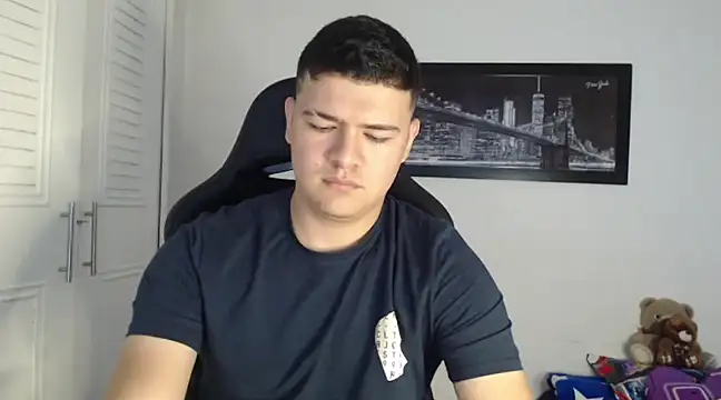 Plug Control online show from 12/31/24, 04:04