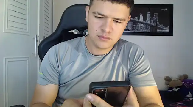 Plug Control online show from 01/28/25, 01:49