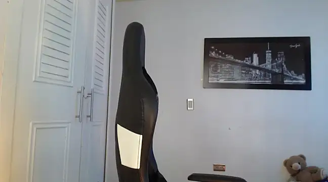 Plug Control online show from 01/29/25, 08:25