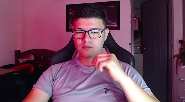 Plug Control online show from 02/19/25, 01:17