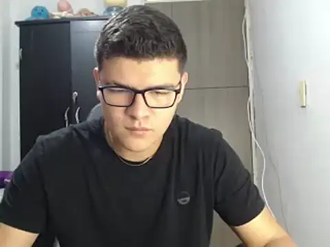 Plug Control online show from 02/28/25, 02:31