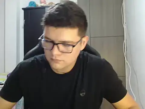 Plug Control online show from 02/28/25, 06:20