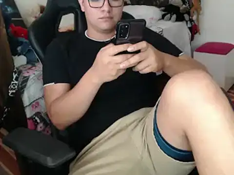 Plug Control online show from 03/13/25, 04:12