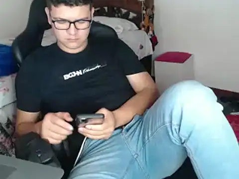 Plug Control online show from 03/14/25, 01:35