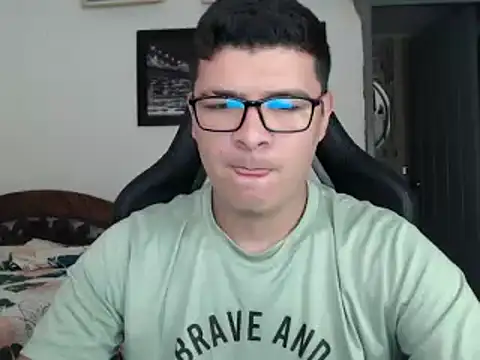 Plug Control online show from 03/17/25, 05:49