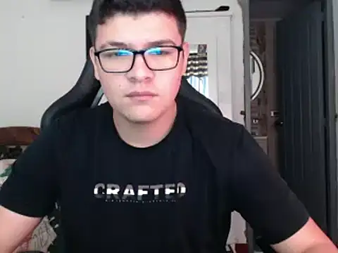 Plug Control online show from 03/19/25, 01:29