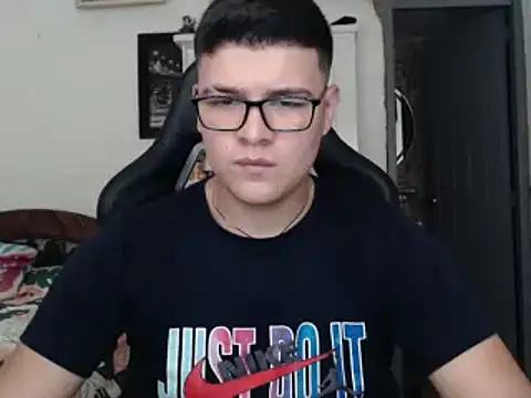 Plug Control online show from 03/21/25, 09:12