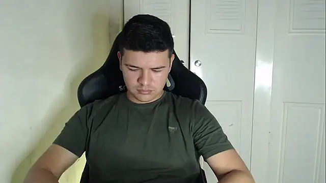 Plug Control online show from 09/11/25, 04:34