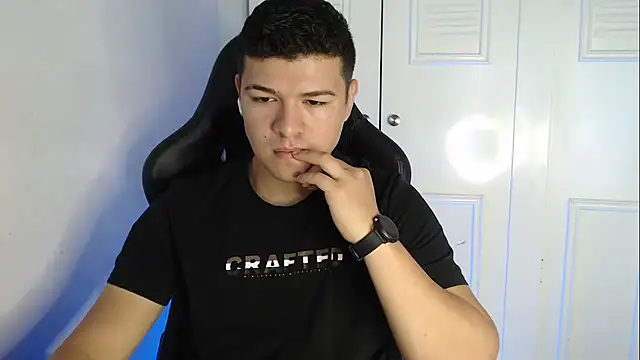 Plug Control online show from 09/12/25, 04:51