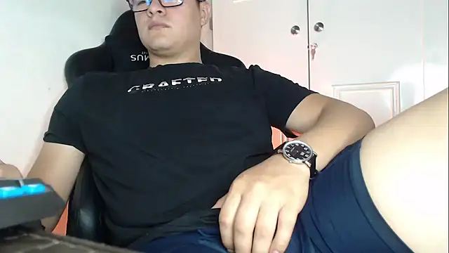 Plug Control online show from 09/18/25, 03:30