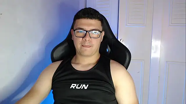 Plug Control online show from 09/24/25, 04:21