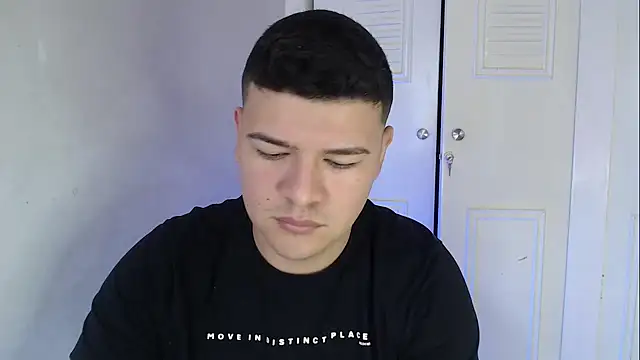 Plug Control online show from 10/12/25, 03:22