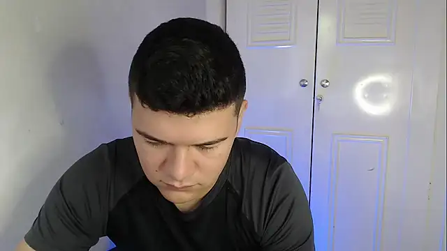 Plug Control online show from 10/16/25, 02:07