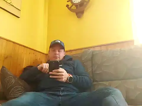 Jose HotLatino online show from 03/31/26, 02:28