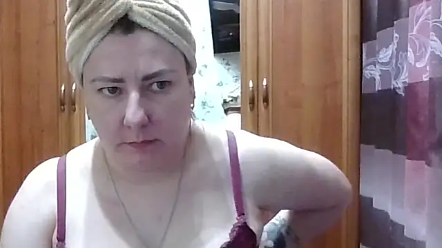 SophieNightAh online show from 02/05/26, 03:38