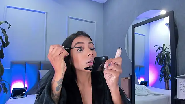 Snapshot of Elisa_castrillon chatting on 11/29/25, 09:40 Elisa castrillon online show from 11/29/25, 09:40