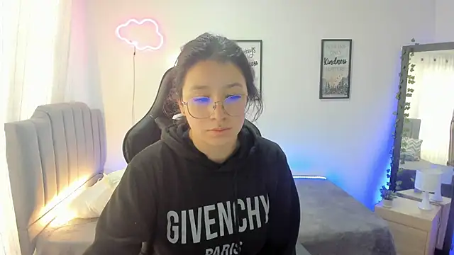 Amy joones online show from 01/30/25, 01:21