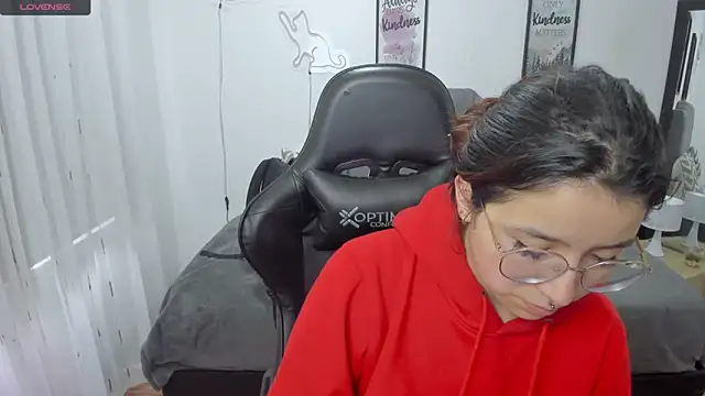 Amy joones online show from 11/07/25, 12:38