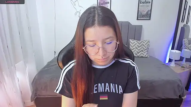 Amy joones online show from 11/09/25, 12:58