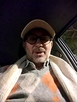 Snapshot of MadProfessor chatting on 03/03/25, 06:44 MadProfessor online show from 03/03/25, 06:44
