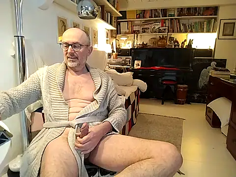 Snapshot of MadProfessor chatting on 03/18/25, 07:30 MadProfessor online show from 03/18/25, 07:30