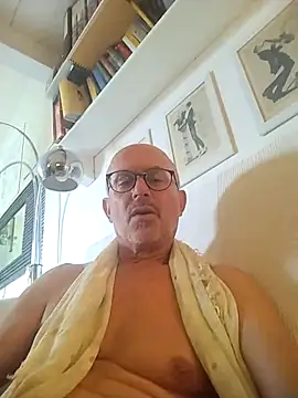 Snapshot of MadProfessor chatting on 09/17/25, 10:17 MadProfessor online show from 09/17/25, 10:17