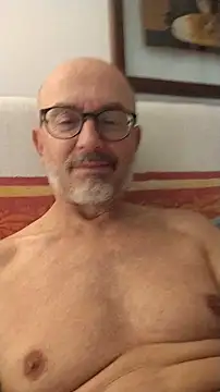 Snapshot of MadProfessor chatting on 10/20/25, 12:16 MadProfessor online show from 10/20/25, 12:16