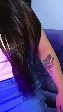 Snapshot of Luciernaga18 chatting on 11/17/25, 03:34 Luciernaga18 online show from 11/17/25, 03:34