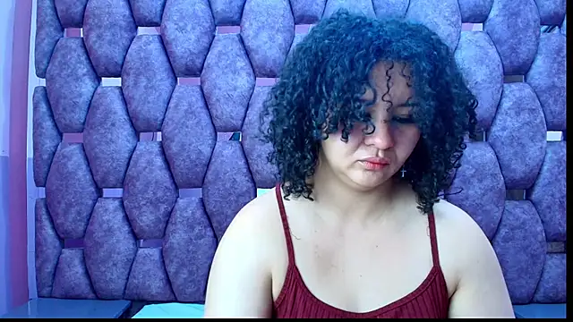 Snapshot of AlaSmith chatting on 04/19/26, 02:33 AlaSmith online show from 04/19/26, 02:33