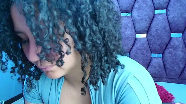 Snapshot of AlaSmith chatting on 05/14/26, 01:45 AlaSmith online show from 05/14/26, 01:45