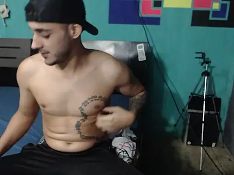 Snapshot of xxxxhotxoxo chatting on 12/14/25, 06:19 xxxxhotxoxo online show from 12/14/25, 06:19