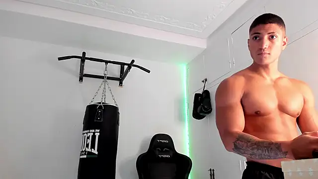 Snapshot of dan01_ chatting on 09/16/25, 07:42 dan01 online show from 09/16/25, 07:42