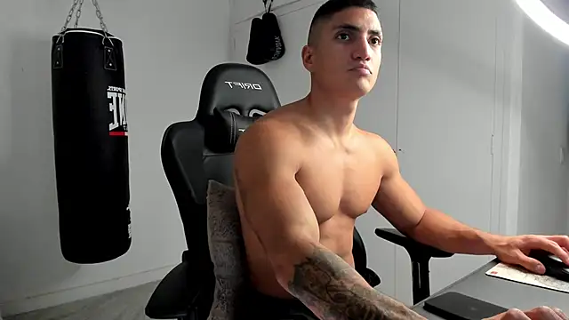 dan01  online show from 11/06/25, 01:34