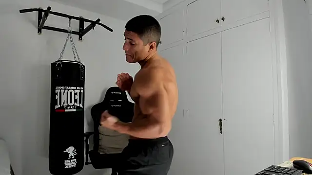 Snapshot of dan01_ chatting on 12/16/25, 08:14 dan01 online show from 12/16/25, 08:14