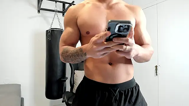 Snapshot of dan01_ chatting on 02/21/26, 10:27 dan01 online show from 02/21/26, 10:27