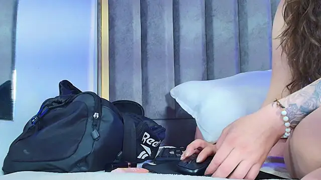 Eda Bonne online show from 11/29/25, 12:41