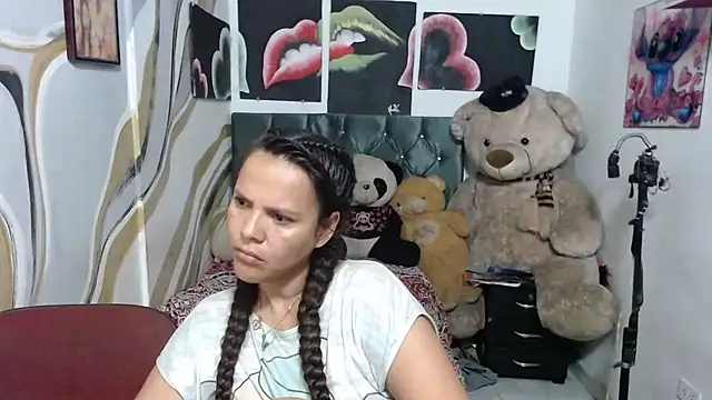 Snapshot of manzanahot9 chatting on 04/18/26, 11:14 manzanahot9 online show from 04/18/26, 11:14