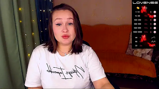 Snapshot of Cutie-Melanie chatting on 12/06/24, 12:16 Cutie-Melanie online show from 12/06/24, 12:16