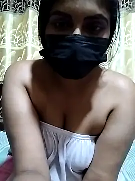 Snapshot of SLZAARA chatting on 12/07/24, 06:04 SLZAARA online show from 12/07/24, 06:04