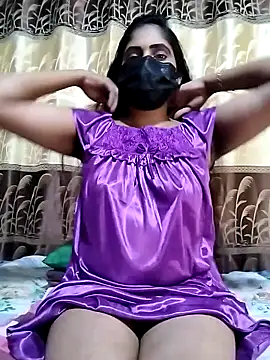 Snapshot of SLZAARA chatting on 01/01/25, 03:46 SLZAARA online show from 01/01/25, 03:46