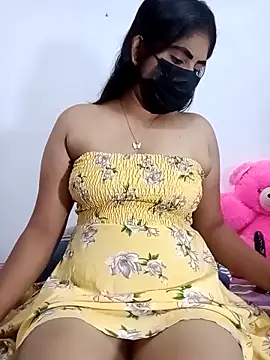 Snapshot of SLZAARA chatting on 10/15/25, 08:31 SLZAARA online show from 10/15/25, 08:31