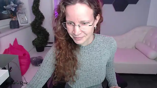 AnnikaRose online show from 02/15/25, 10:44